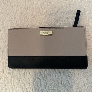 Kate Spade Black and Tan Women's Wallet, worn just a couple times
